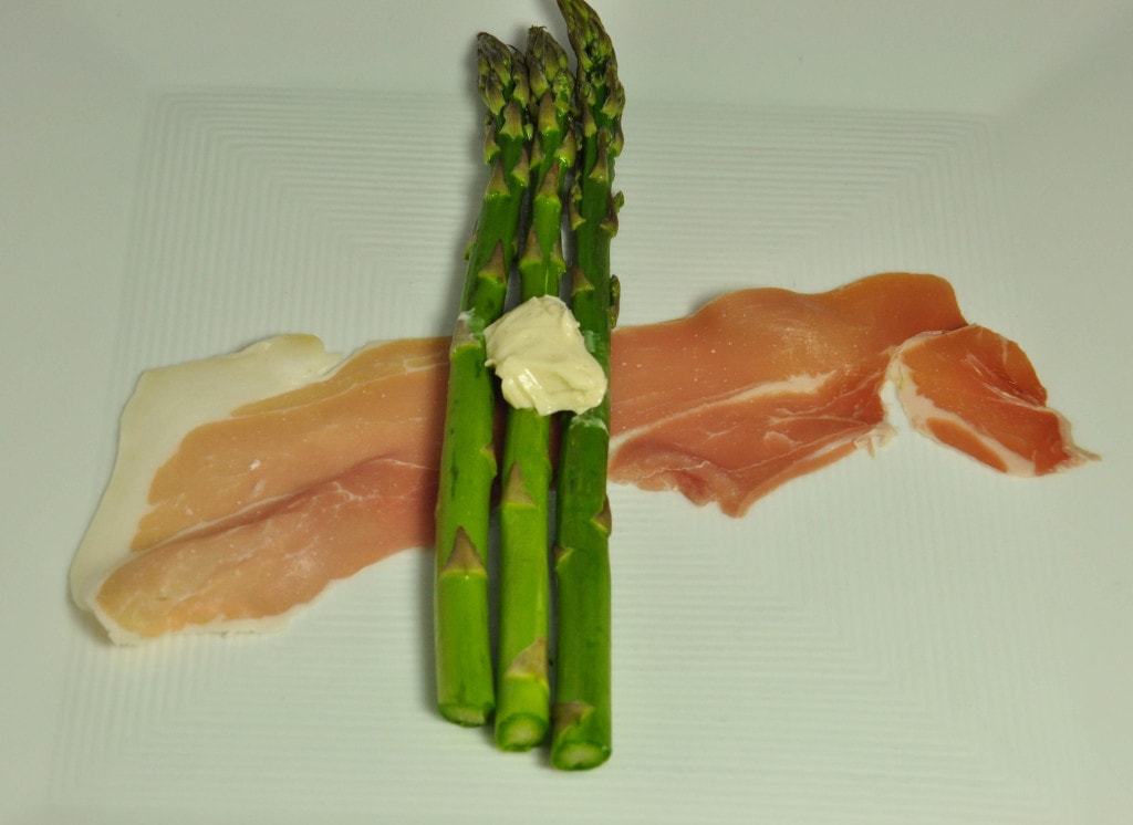 prosciutto wrapped asparagus -3