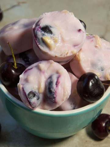 These tasty frozen yogurt protein snacks are the perfect cool treat for hot summer days with over 5 grams of protein and only 85 calories for two pieces!