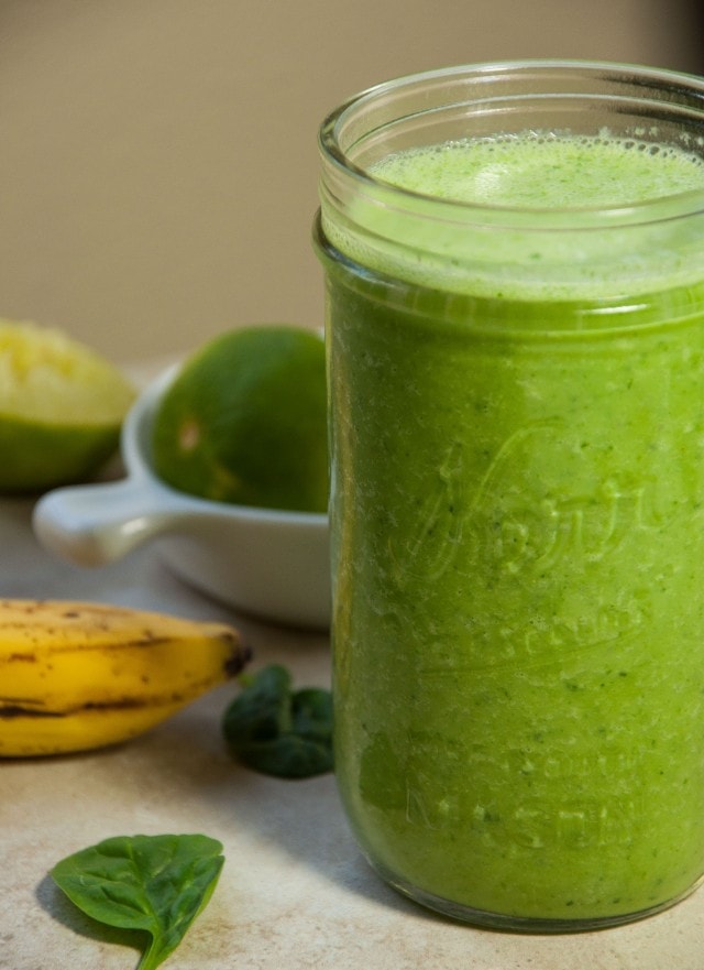 Refreshing green smoothie is the perfect way to start the day with 25% of your daily required fiber and almost 9 grams of protein for just 215 calories!