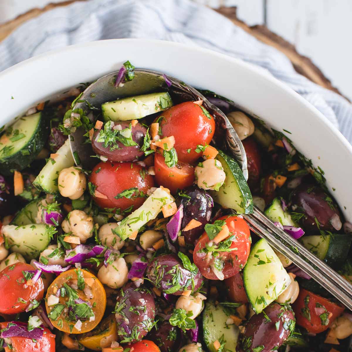 https://feastingnotfasting.com/wp-content/uploads/2022/05/Vegan-Chickpea-Salad-Recipe-16.jpg